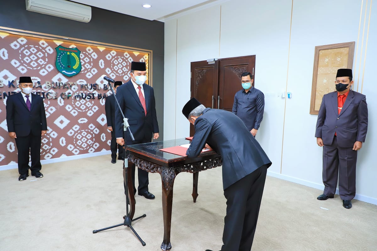 Plt Bupati Beni Lantik dan Sumpah Pejabat, Sekretaris DPRD Dimutasi Jadi Staf Ahli