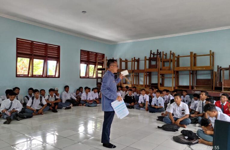 Bank Sumsel Babel Edukasi Perbangkan 330 Siswa/i SMK Negeri 1 Lalan