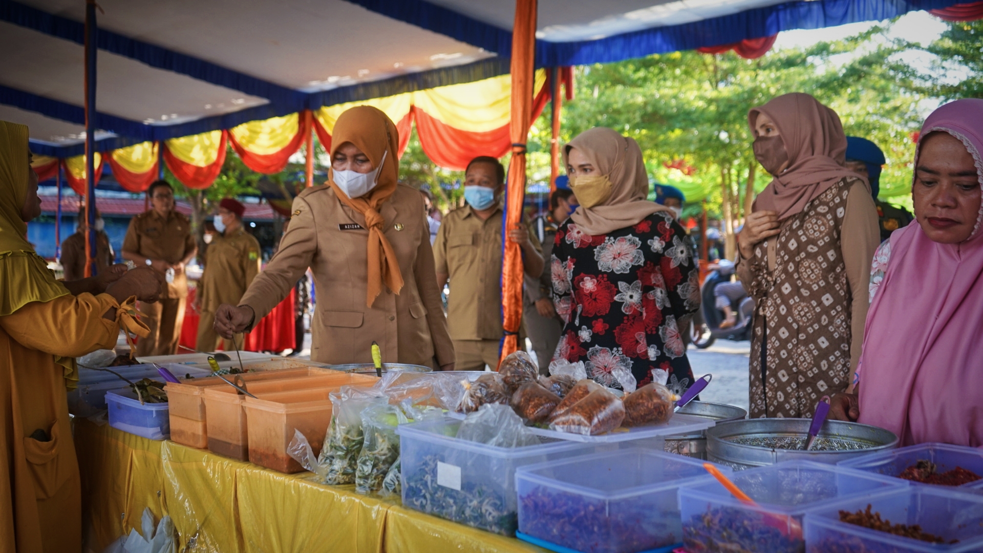 Fasilitasi Pedagang Desperindag Adakan Pasar Ramadhan