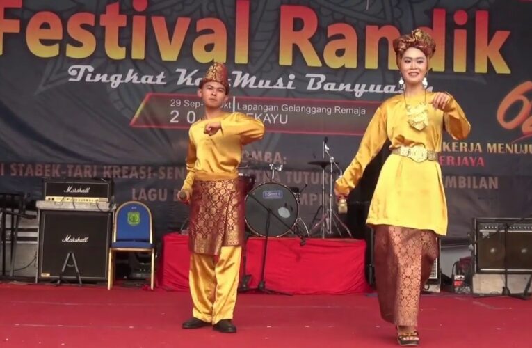 Sastra linsa kabupaten musi Banyuasin”bekule ciptaan Aminim Tri Amigo