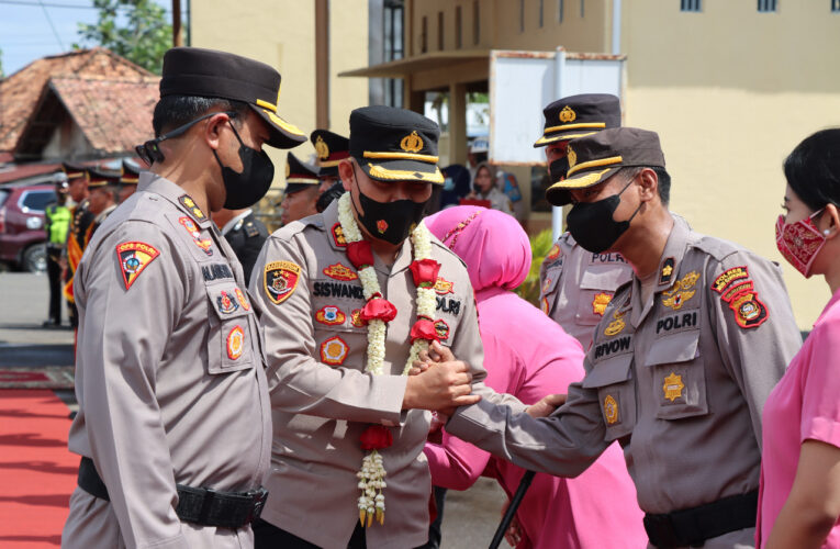 Pedang Pora Menyambut Akbp. Siswandi, SIK,SH.MH.