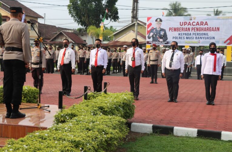 36 (tiga enam) Personil Polres dapat Penghargaan
