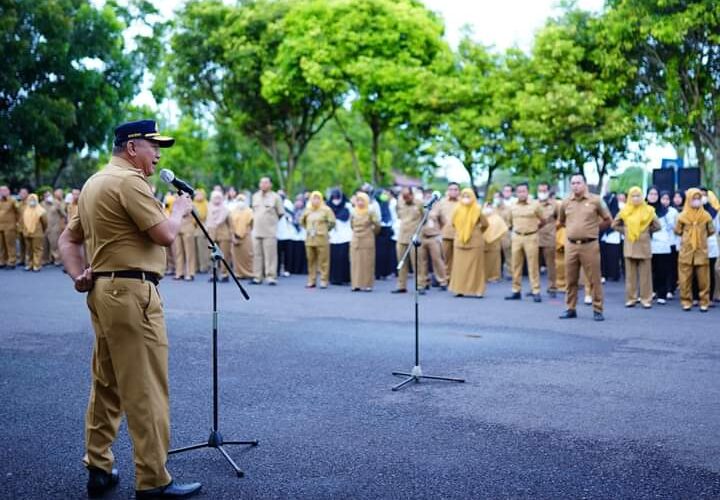 Musni Wijaya Tekankan Pentingnya Kedisiplinan Pegawai dan Tenaga Kontrak