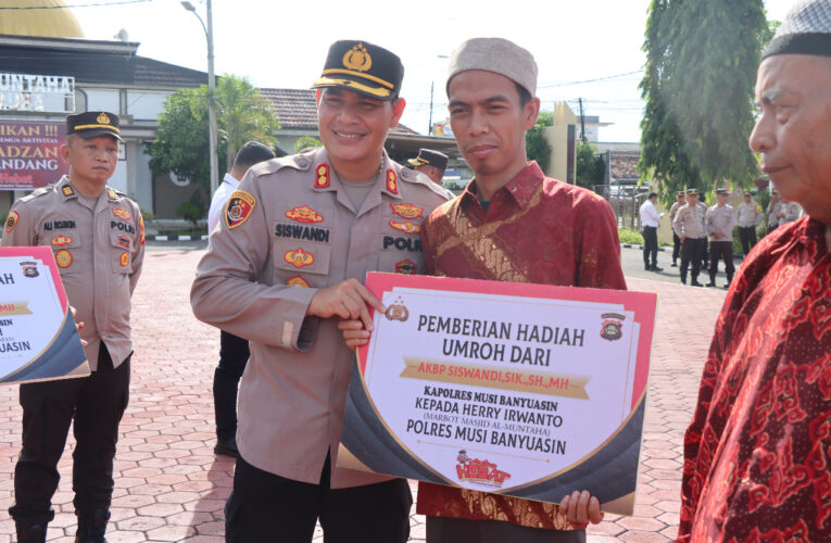 2 PengurusMasjid Al-Muntaha dapat Umroh Gratis