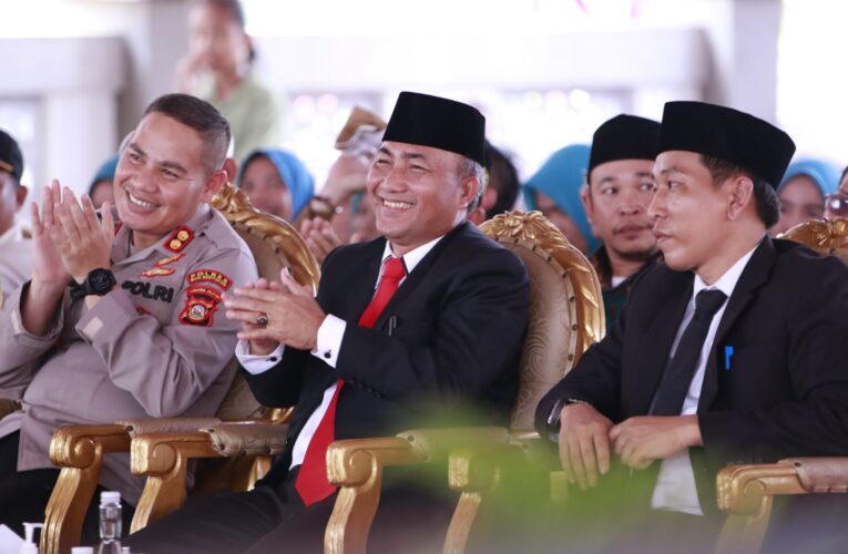 Lantik Dua Kades di Kecamatan Jirak Jaya hingga Berbagi Berkah