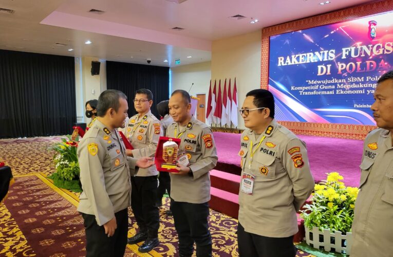 Kabag. SDM polres Muba Kompol Ali Rojikin SH MH,Trima penghargaan
