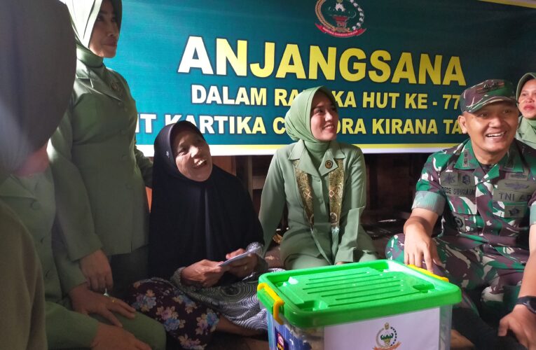 Kenang pejuang Ketua Persit Cabang XXXVI Kodim 0401 Koorcab Rem 044 PD II/Sriwijaya Kunjungi Keluarga Veteran