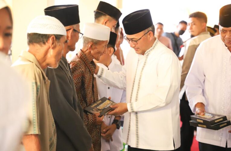Datangi Desa Kasmaran, Pj Bupati Apriyadi Disambut Antusias Warga