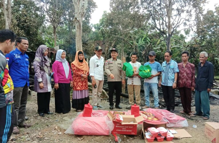 Dinsos dan BPBD Muba Sigap Bantu Warga Korban Kebakaran di desa Pandang Dulang