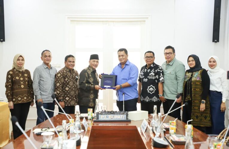 Pj Bupati Apriyadi Terima Audiensi Media Indonesia