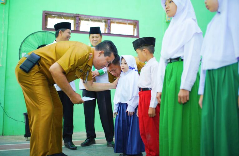 Pemkab – BAZNAS  Sinergi Saluran Bantuan Beasiswa untuk Keluarga Kurang Mampu