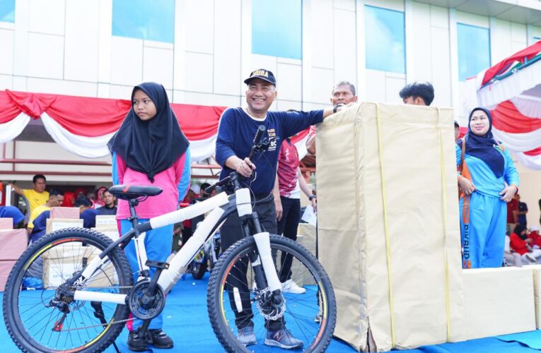 Ribuan Masyarakat Muba Ikuti Senam dan Jalan Sehat Bersama Dalam Rangka Memperingati HUT Kemerdekaan RI Ke-78