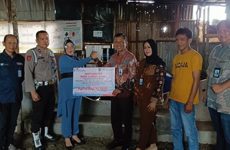 Bank Sumsel Babel menyalurkan Bantuan corporate social responsibility (CSR) Bank Sumsel Babel Prasarana Mesin Briket Yayasan Putra Indo Nusantara Maju Jaya