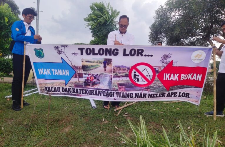 Pemkab Muba Larang Memancing Ikan di Taman Air Serasan Sekate Depan Rumah Dinas Bupati Muba. 