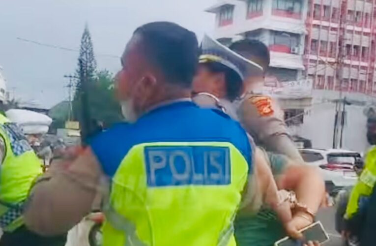 Pelaku Tabrak Lari dibekuk Petugas Lalu Lintas saat Pengamanan VVIP.
