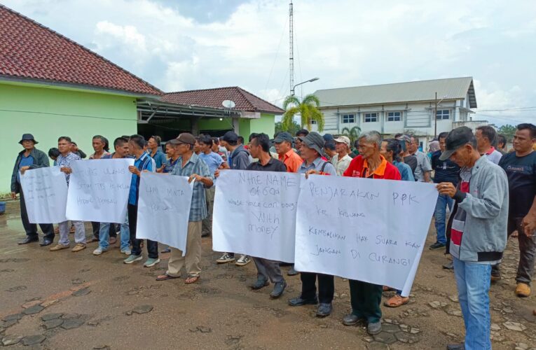 Aliansi Masyarakat Demokrasi pro Geruduk PPK Keluang