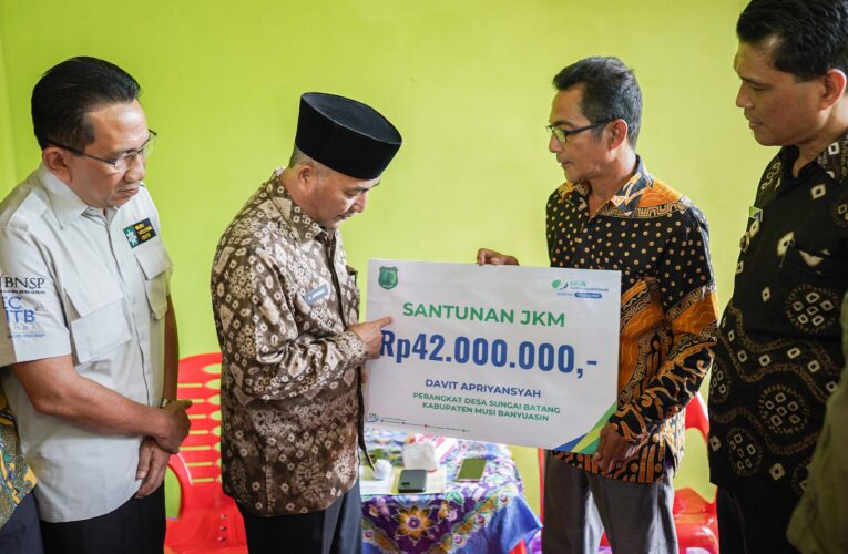 Ahli Waris Sekdes Sungai Batang Muba Kaget Dapat Pencairan Asuransi Sebesar Rp42 Juta