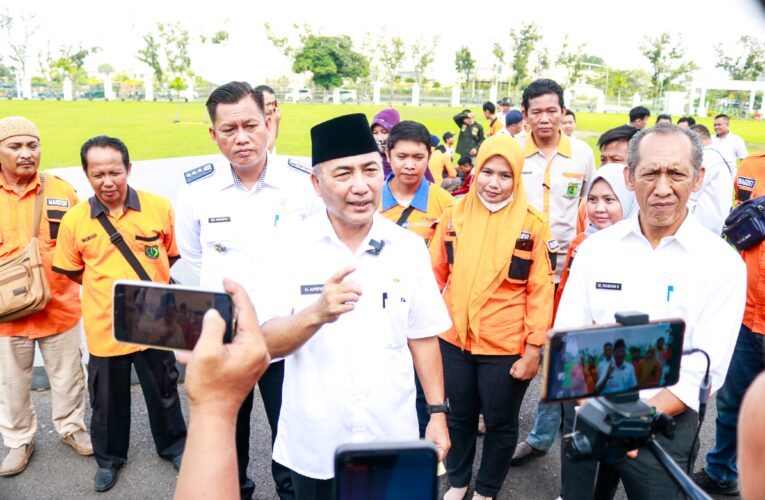 Ribuan Petugas Kebersihan dan Tukang Ojek di Muba Dapat THR dari Pj Bupati Apriyadi