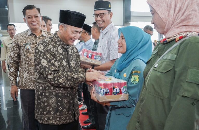 Usai Salat Id, Pj Bupati Apriyadi Buka Rumah Dinas untuk Halal Bihalal dengan Warga Muba