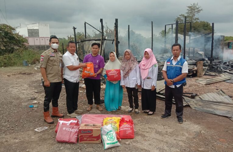 Pemkab Muba Gerak Cepat Serahkan Bantuan Kepada Korban Kebakaran di Kelurahan Mangun Jaya