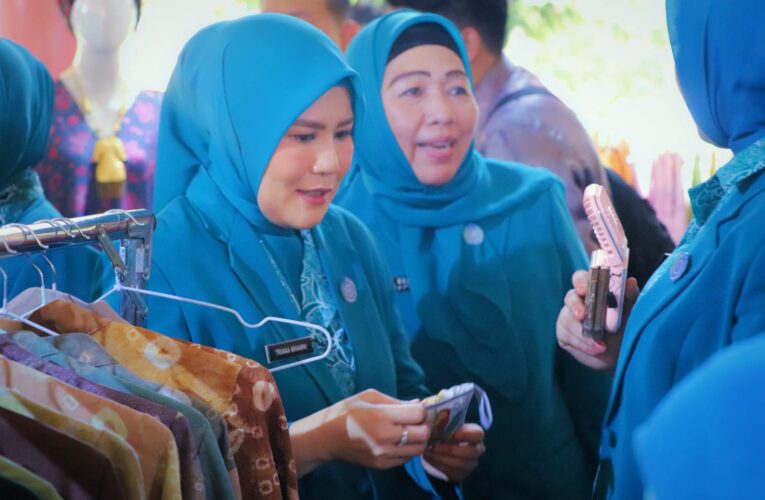 Gambo Muba Betengger pada Stand UP2K Jambore PKK Tk Provinsi