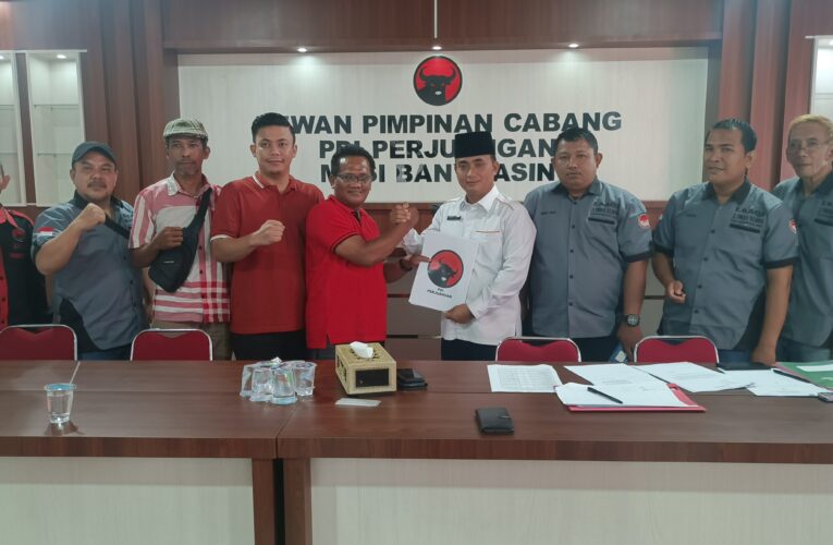 Iwan Aldes Daftar di PDIP Pendaftaran ke 8