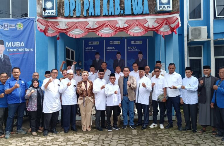 Kompak Toko Masyarakat Dan Toko Adat Turut serta Ambil Formulir Pendaftaran Calon Bupati Musi Banyuasin Drs H Apriyadi Mahmud Msi