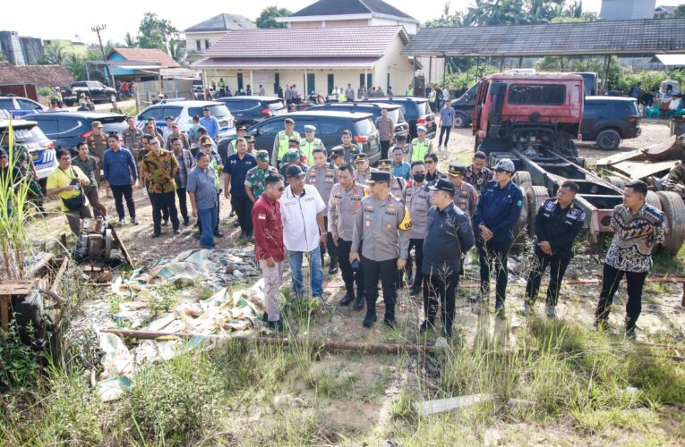 Pj Bupati Sandi Dampingi Kapolda Sumsel Pantau Langsung Lokasi Illegal Driling