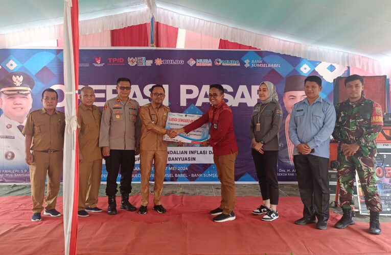 Camat Sang Desa Hendrik,, S.H., M.Si Apresiasi Bank Sumsel Babel ikut Berkolaborasi Memberikan Subsidi Sembako Pasar Murah