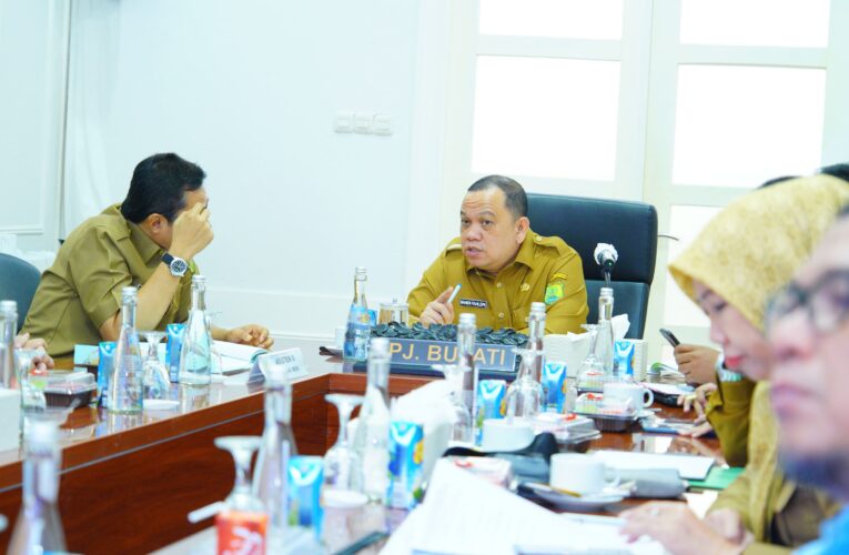 PJ Bupati Sandi Fahlepi Ikuti langsung Rakor Pengendalian Inflasi 2024.