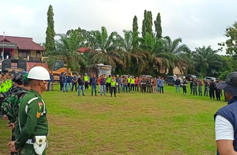 42 tungku ilegal refinery berhasil dibongkar di Area Kecamatan Keluang