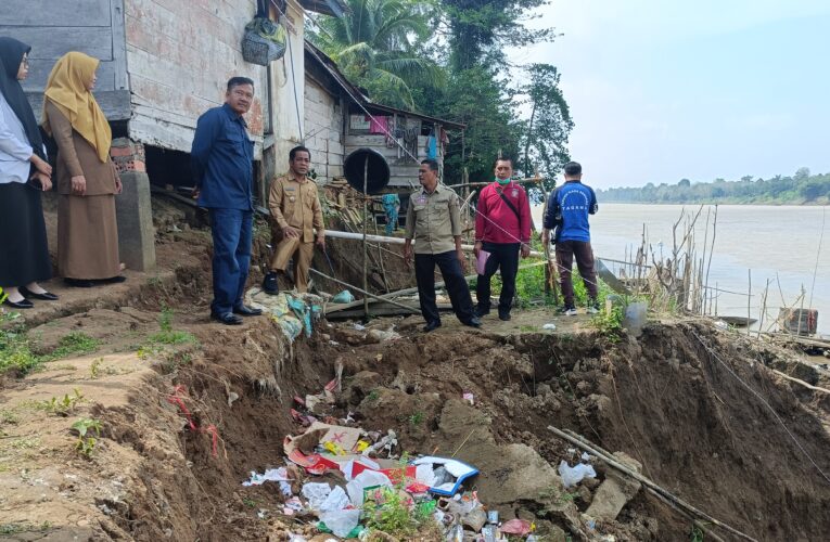 Tagana Dinas Sosial Cek Longsor di Rantau Pajang