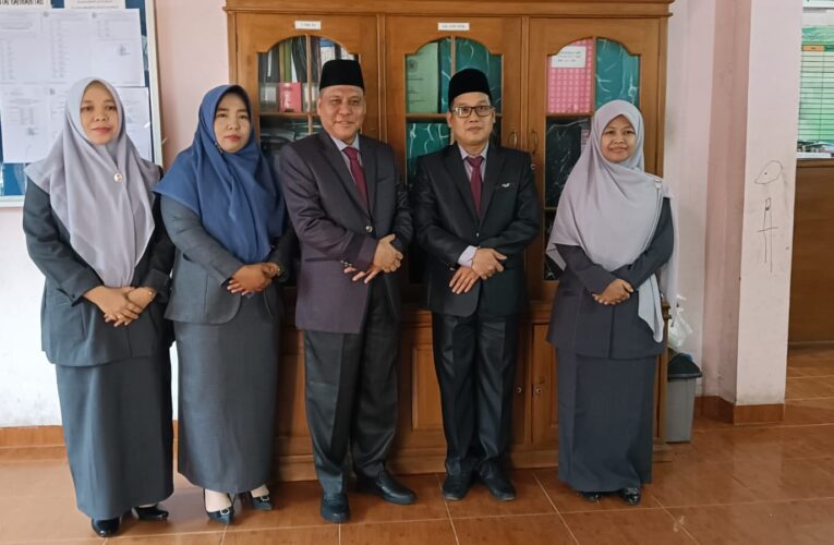 Aiman Fikri, S.Pd.I., M.Pd:Jaga Nama Baik Almamater