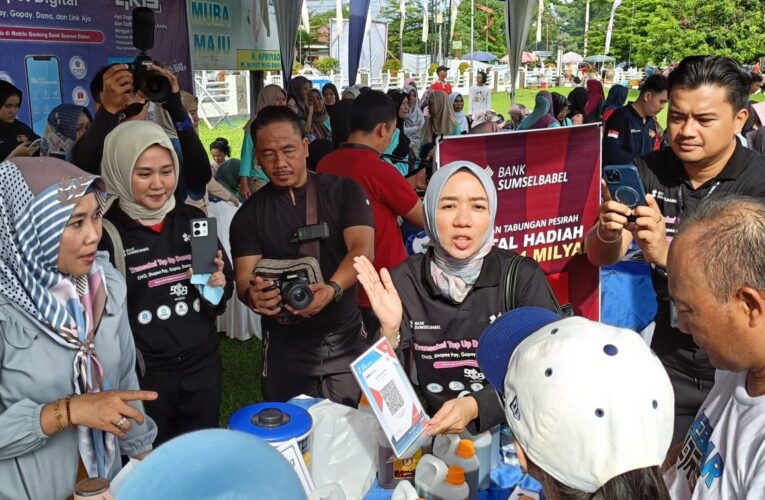 Masyarakat Borong Habis Jualan Stan Bank Sumsel