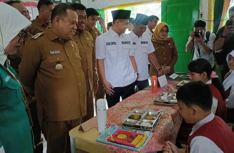 PJ Bupati MUBA Pantau Launching Presiden Republik Indonesia Prabowo Subianto,Program Makan Bergizi Gratis (MBG)