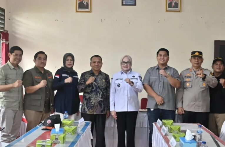 Anggota DPRD Banyuasin Ari Hegar Hadiri Penyerahan Sembako untuk Warga Terdampak Banjir