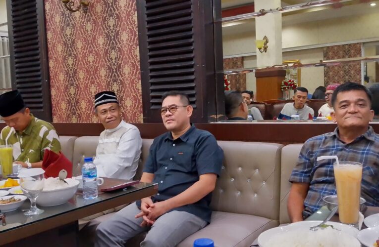 Kuatkan Silaturahmi, mahasiswa Hukum Stihura 2 C Bukbar