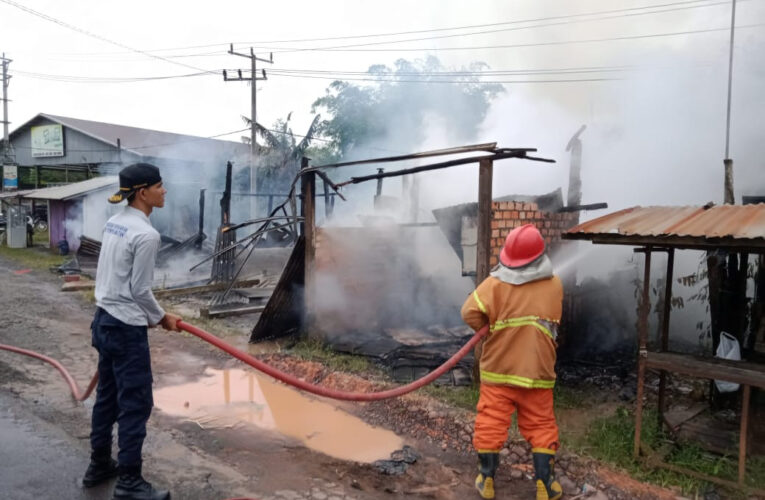 Sigap dan Tangguh, Tim Damkar dan BPPD Muba Berhasil Jinakkan Kobaran Api di Desa Epil