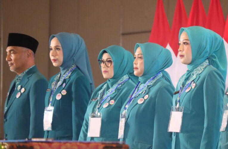 Bupati Muba HM. Toha Hadir langsung bersama Patimah Ketua TP PKK Muba.