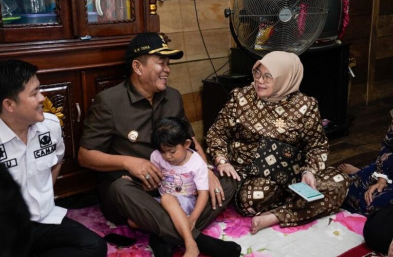 Bupati Muba Kunjungi Bocah Pengidap Jantung Bocor