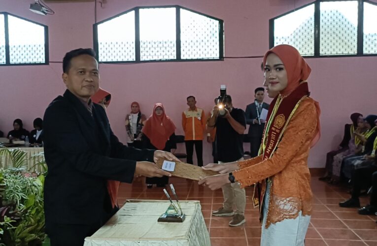 Sebanyak 112 Mahasiswa Institut Rahmaniyah Sekayu di Yudisium