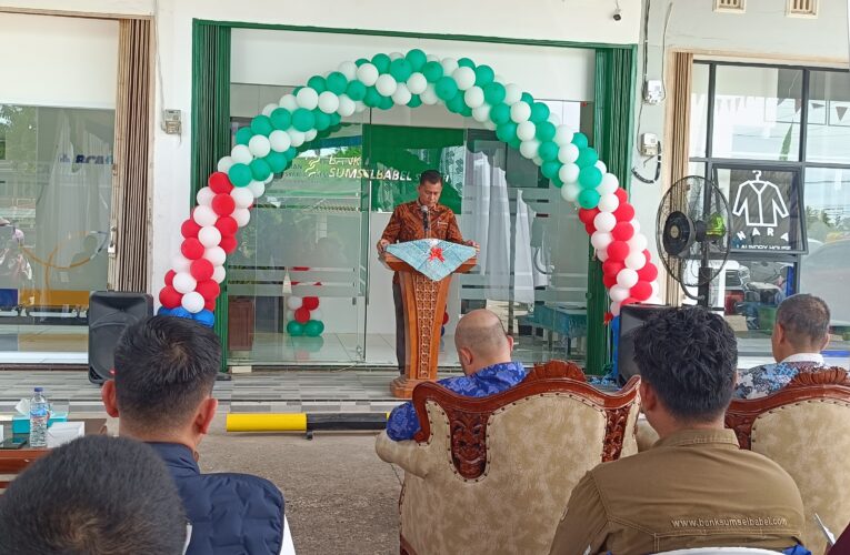 Camat Sekayu Meresmikan kantor Fungsional Bank Sumsel Babel Syariah Sekayu