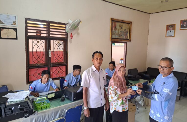 Jemput Bola Pelayanan Aktif, Disdukcapil Muba Hadir Langsung di Desa Sumber Agung