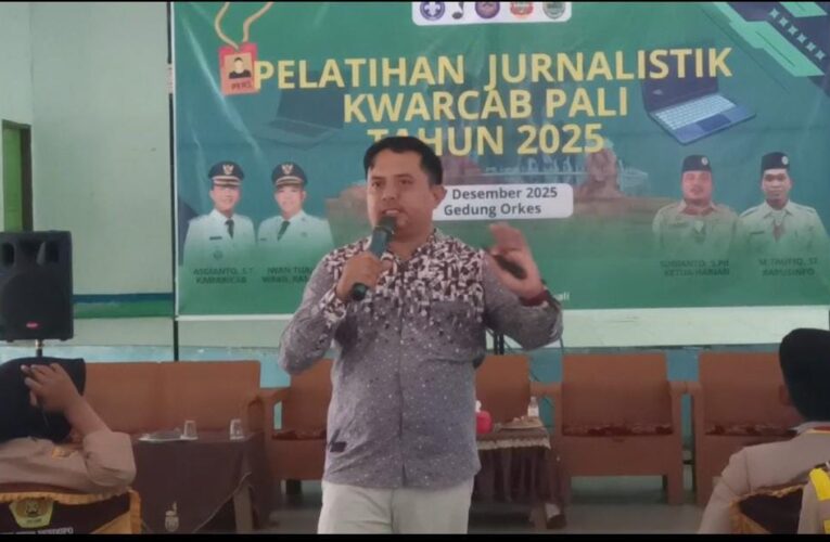 Asah Bakat Anggota Pramuka, Husni Awan Berbagi Teknik Reportase dan Wawancara di Kwarcab PALI