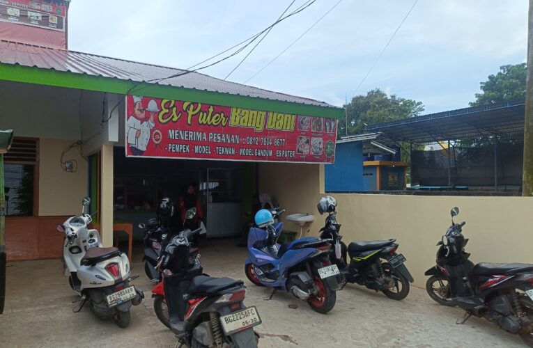 Es Puter dan Pempek Bang Dani, Kombinasi Citarasa yang Tak Terlupakan