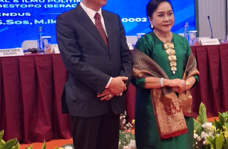 Raih Gelar Doktor dengan Predikat Cumlaude, Dr. Albahori Banjir Ucapan Selamat dari Anggota DPRD Muba