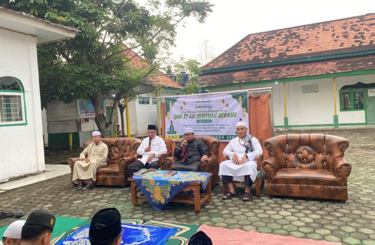 Isi Ramadhan dengan Kebaikan, SMP IT An-Nuriyah Sekayu Gelar Khataman Al-Qur’an dan Buka Puasa Bersama”