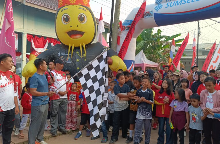 Dukung Pola Hidup Sehat dan Silaturahmi Warga, Bank Sumsel Babel Sekayu Sponsori Jalan Sehat Griya Bumi Lestari