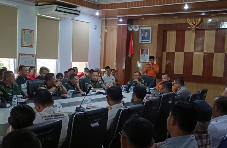 Tekan Karhutla di Muba, Brigjen TNI Asril Tanjung Koordinasi dengan BPBD: 148 Kejadian Tercatat, Patroli dan Posko Diperketat
