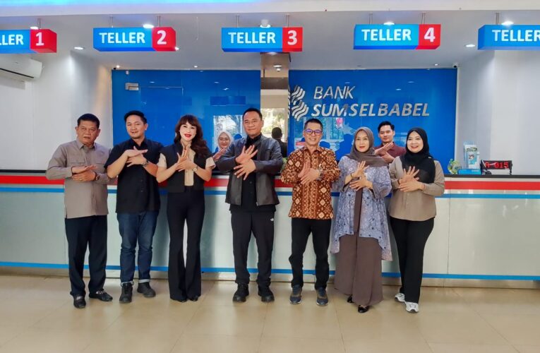 Andie Dinialdie Pimpin Kunjungan ke Bank Sumsel Babel Cabang Sekayu